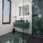 Neue Moderne Mit Pool In Der Naehe Von Dem By Interhome 別荘