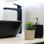 Neue Moderne Mit Pool In Der Naehe Von Dem By Interhome