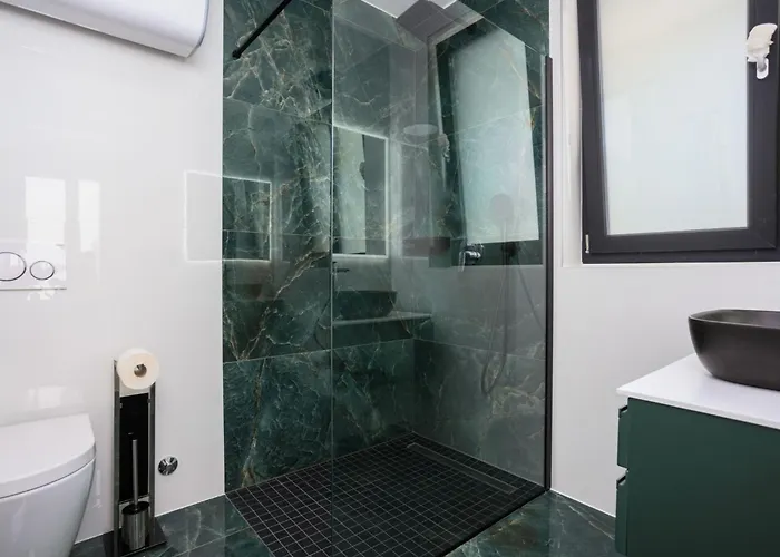 Neue Moderne Mit Pool In Der Naehe Von Dem By Interhome * Krk Town