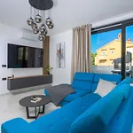 Neue Moderne Mit Pool In Der Naehe Von Dem By Interhome 別荘 *