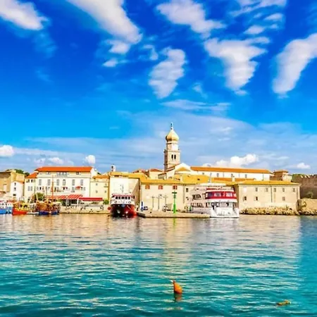 Neue Moderne Mit Pool In Der Naehe Von Dem By Interhome * Krk Town