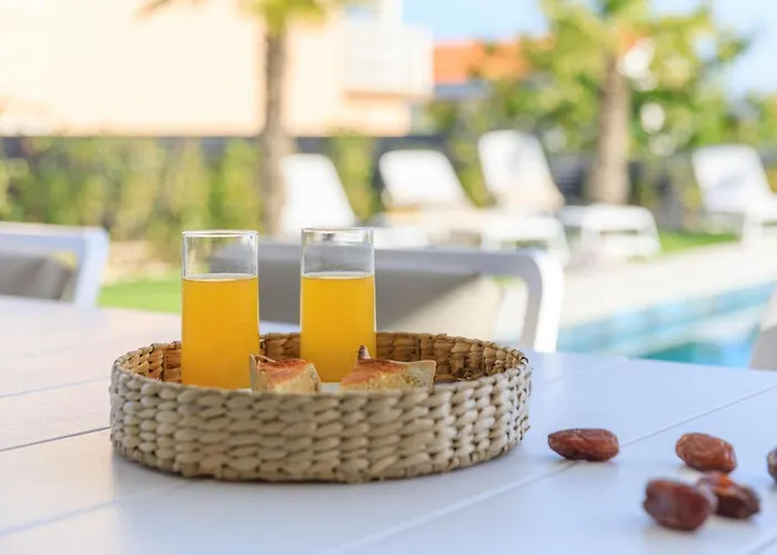 Neue Moderne Mit Pool In Der Naehe Von Dem By Interhome Krk Town