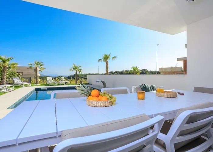 Neue Moderne Mit Pool In Der Naehe Von Dem By Interhome Dom wakacyjny *