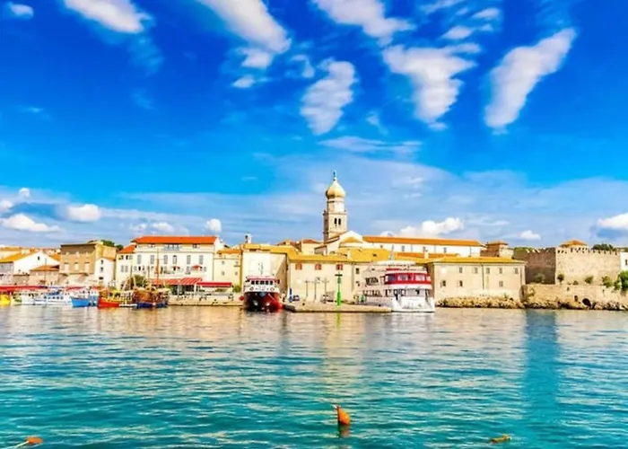 Neue Moderne Mit Pool In Der Naehe Von Dem By Interhome * Krk Town