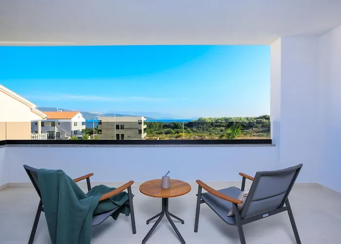 Dom wakacyjny Neue Moderne Mit Pool In Der Naehe Von Dem By Interhome Krk Town