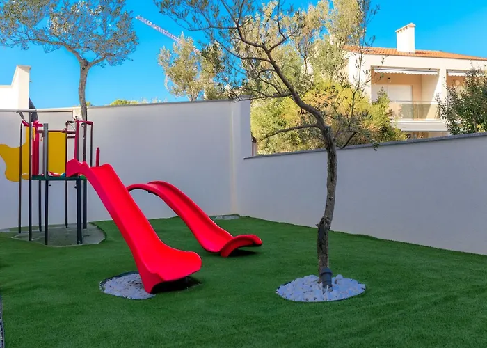 Neue Moderne Mit Pool In Der Naehe Von Dem By Interhome * Krk Town