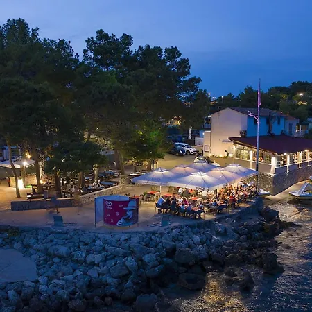 Neue Moderne Mit Pool In Der Naehe Von Dem By Interhome *