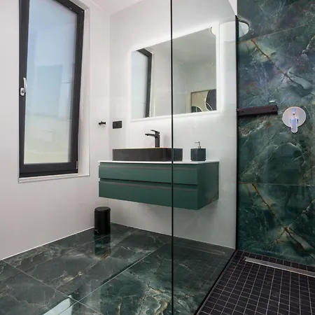 Neue Moderne Mit Pool In Der Naehe Von Dem By Interhome Tatil Evi