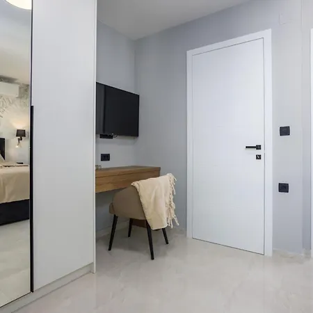 Neue Moderne Mit Pool In Der Naehe Von Dem By Interhome Tatil Evi Krk Town