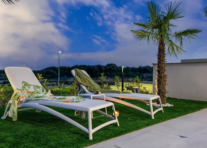 Neue Moderne Mit Pool In Der Naehe Von Dem By Interhome Casa vacanze Krk Town