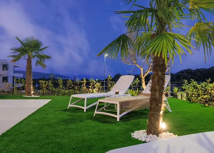 Neue Moderne Mit Pool In Der Naehe Von Dem By Interhome * Krk Town